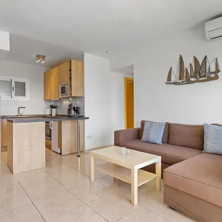 Seaview With Pool In By Costarentals - Ref 186 Apartman